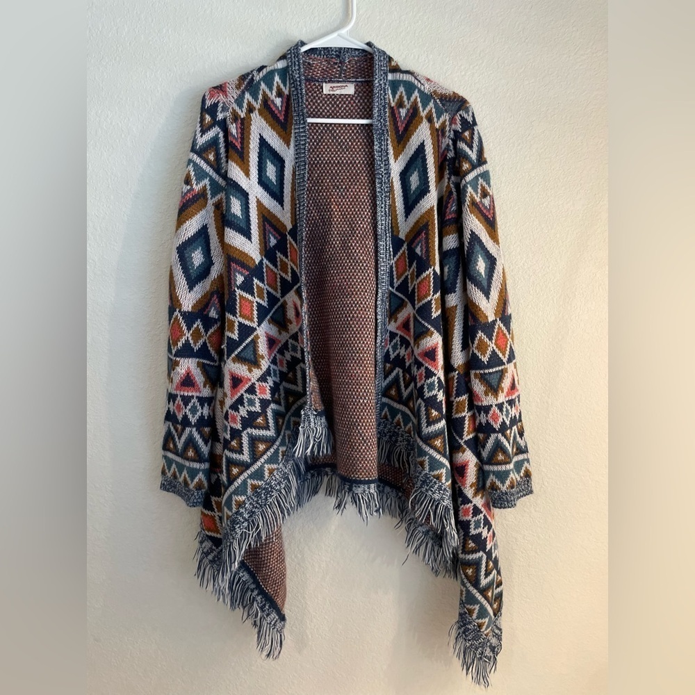 Arizona Jean Company women’s Multicolor Geometric fringe sweater size L